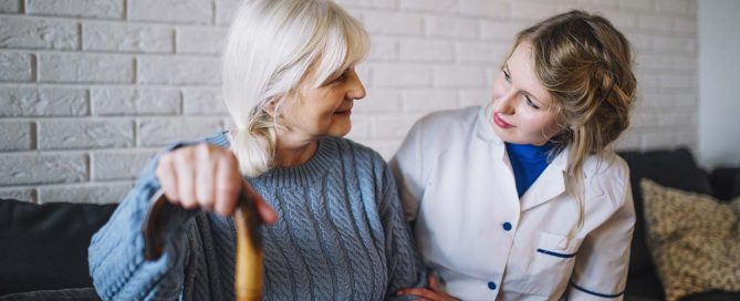 Yaşlı Bakıcısı Bulma Rehberi